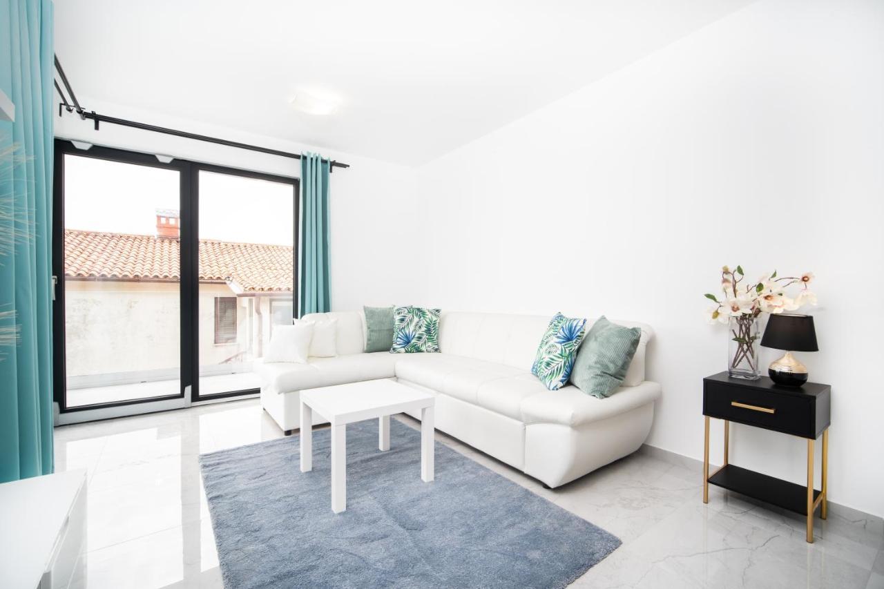 Villa Apartments Lela Рабац Екстериор снимка
