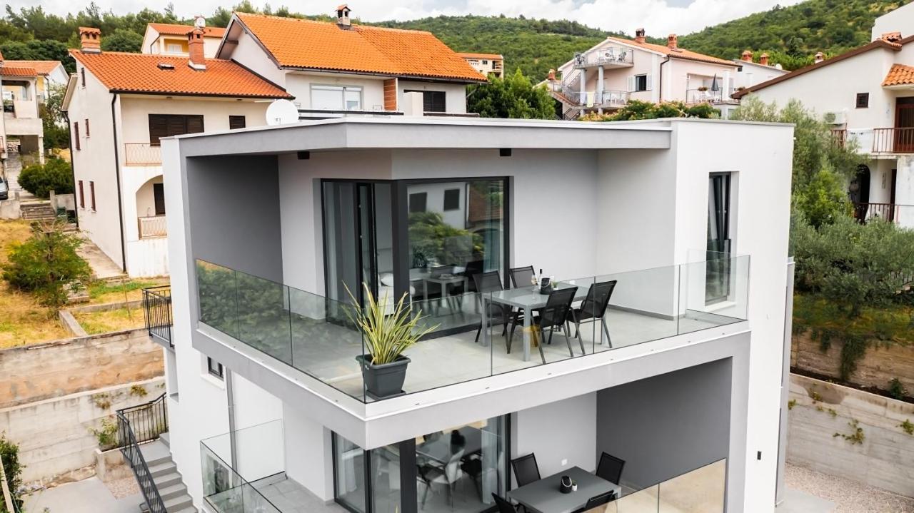 Villa Apartments Lela Рабац Екстериор снимка