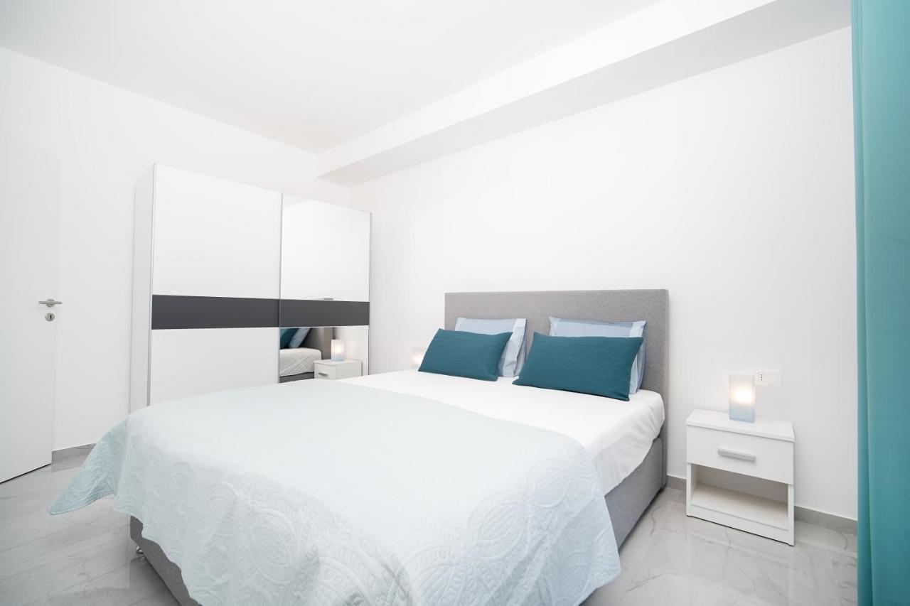 Villa Apartments Lela Рабац Екстериор снимка